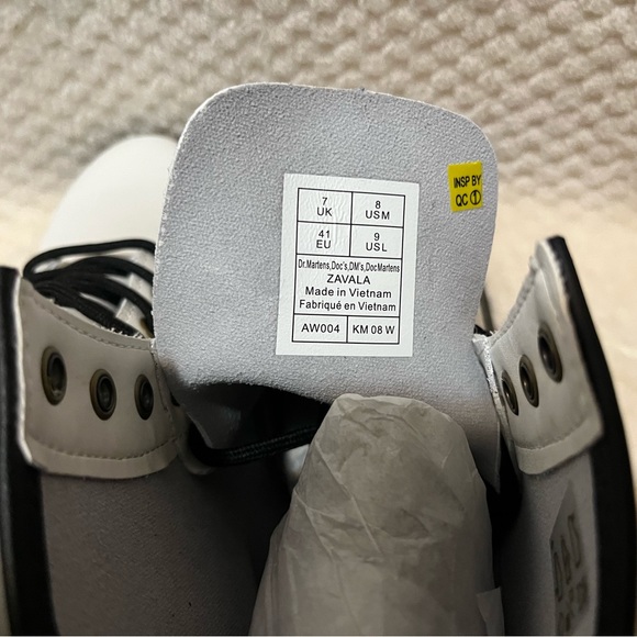 DR MARTENS WOMENS ZAVALA COMBAT BOOTS SIZE 9 NEW! - Picture 4 of 6